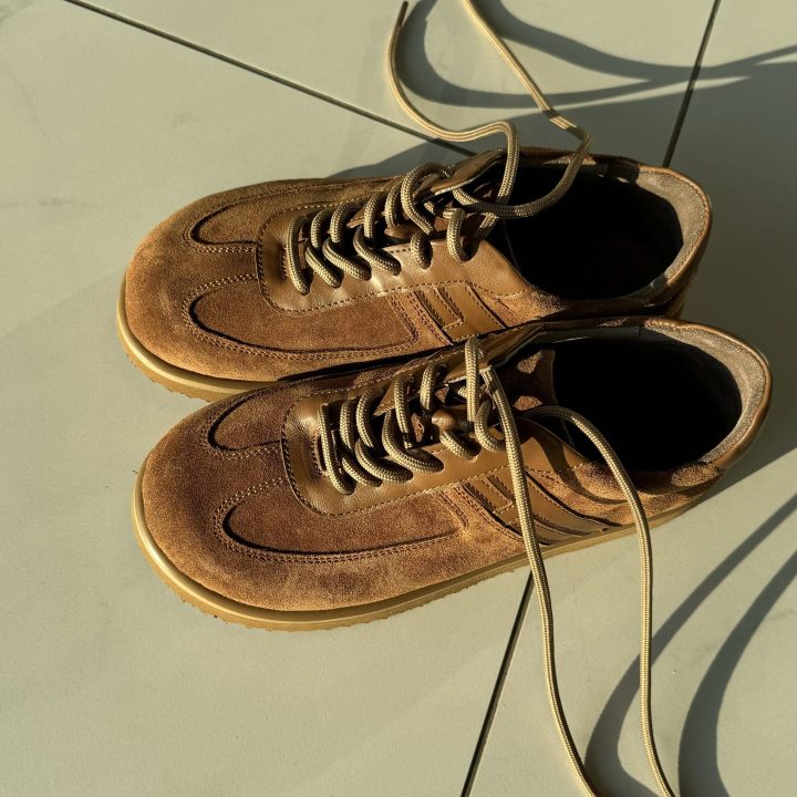 Anatomical sneakers