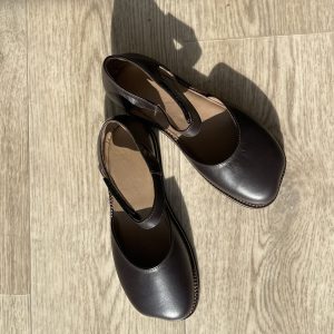 Anatomical sandals